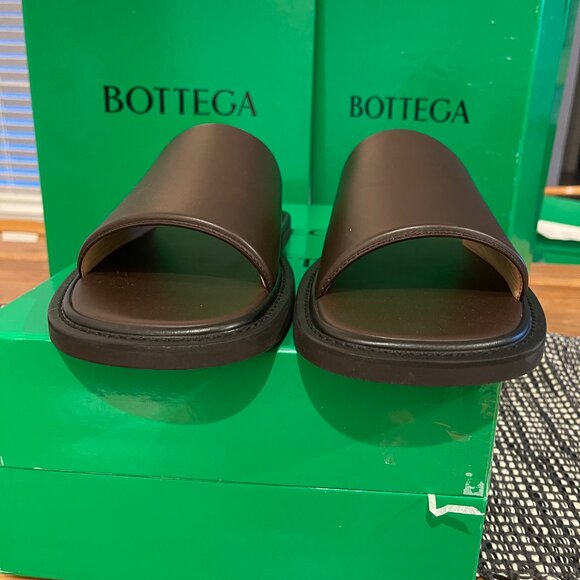 Bottega Veneta 667087 Vienna Calf Leather Sandals, rubber sole, Size 41, 43 - Picture 6 of 13